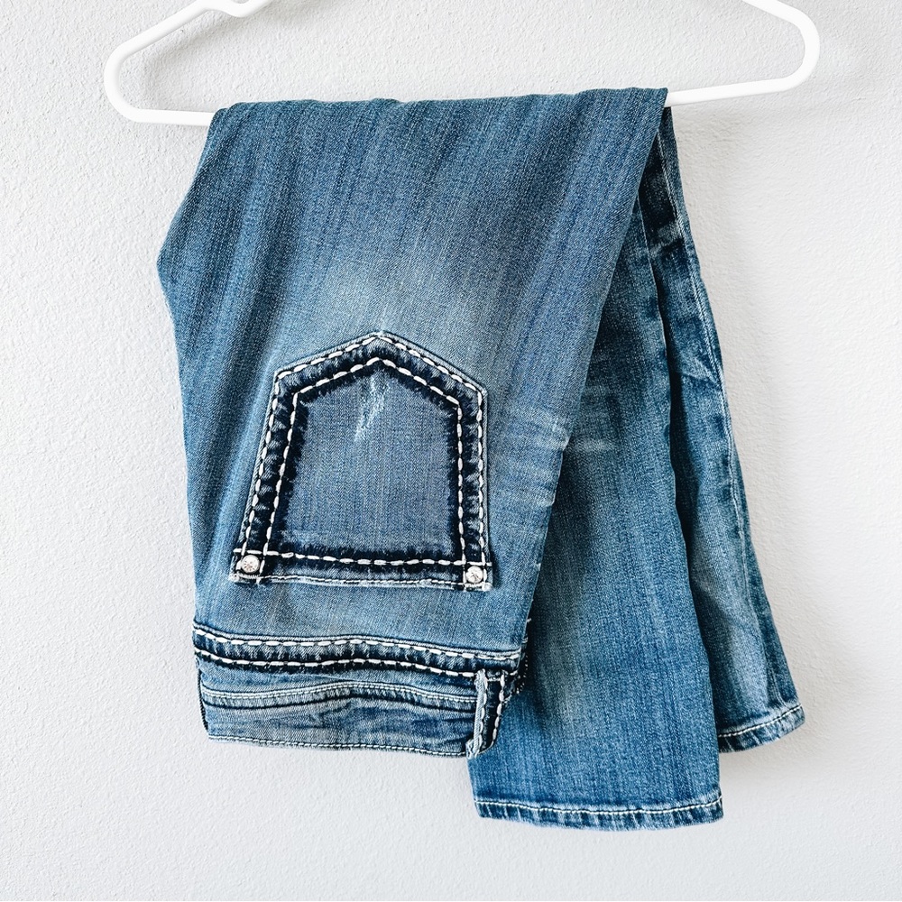 Miss Me Blue Straight Distressed Low/Mid Rise Capris/Short Jeans Waist Size 28